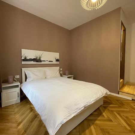 Schei Central Studios In The Heart Of Braşov Exterior foto